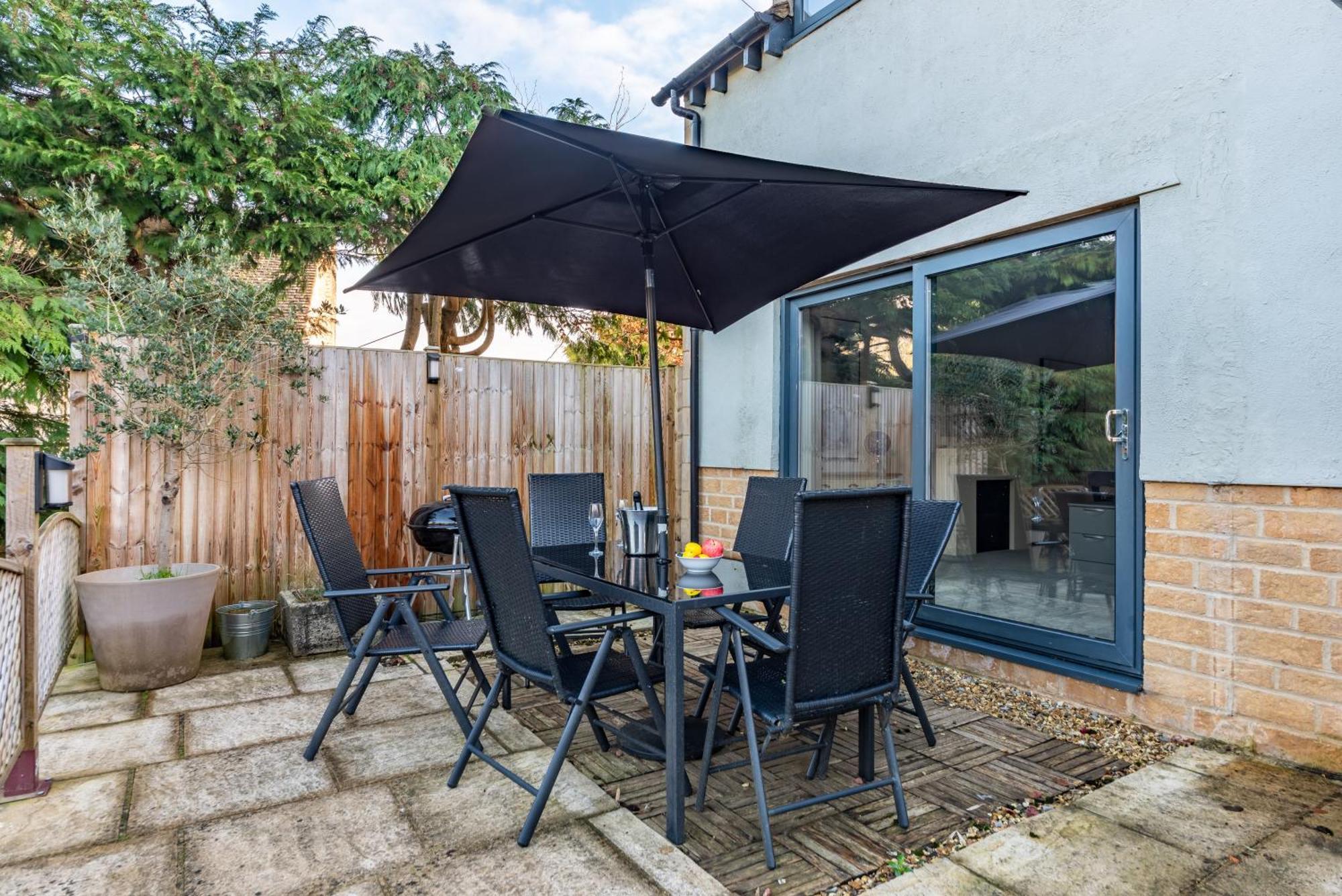 Cotswold Holiday Let With Hot Tub - The Old Garage Чипинг Нортън Екстериор снимка