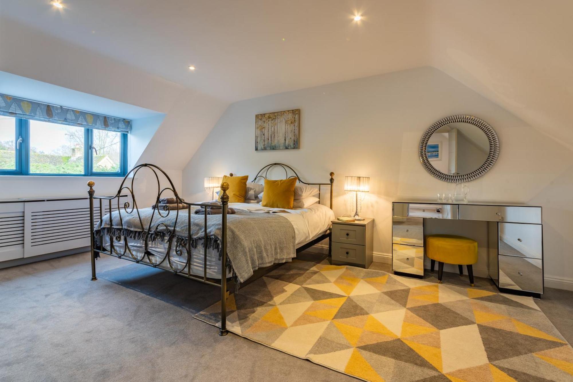 Cotswold Holiday Let With Hot Tub - The Old Garage Чипинг Нортън Екстериор снимка