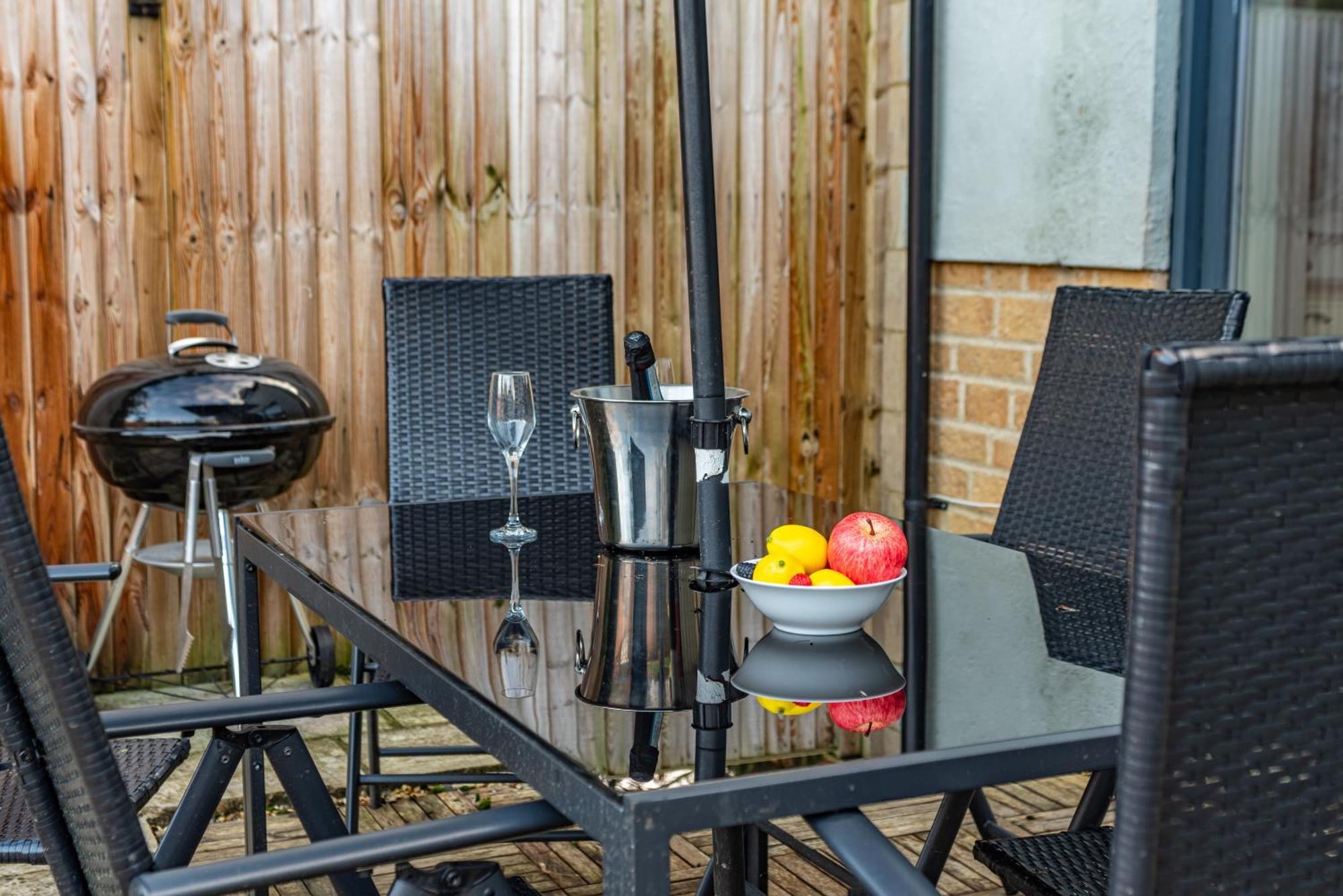Cotswold Holiday Let With Hot Tub - The Old Garage Чипинг Нортън Екстериор снимка