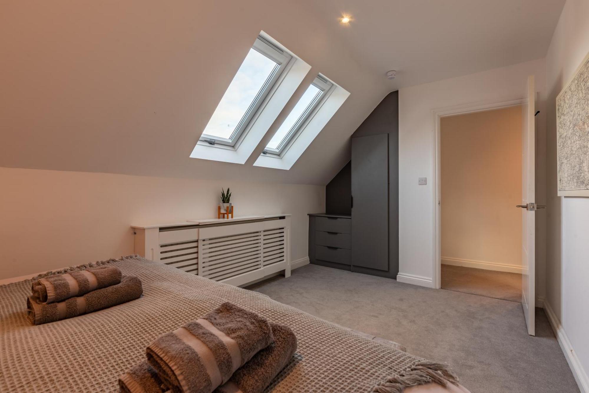 Cotswold Holiday Let With Hot Tub - The Old Garage Чипинг Нортън Екстериор снимка