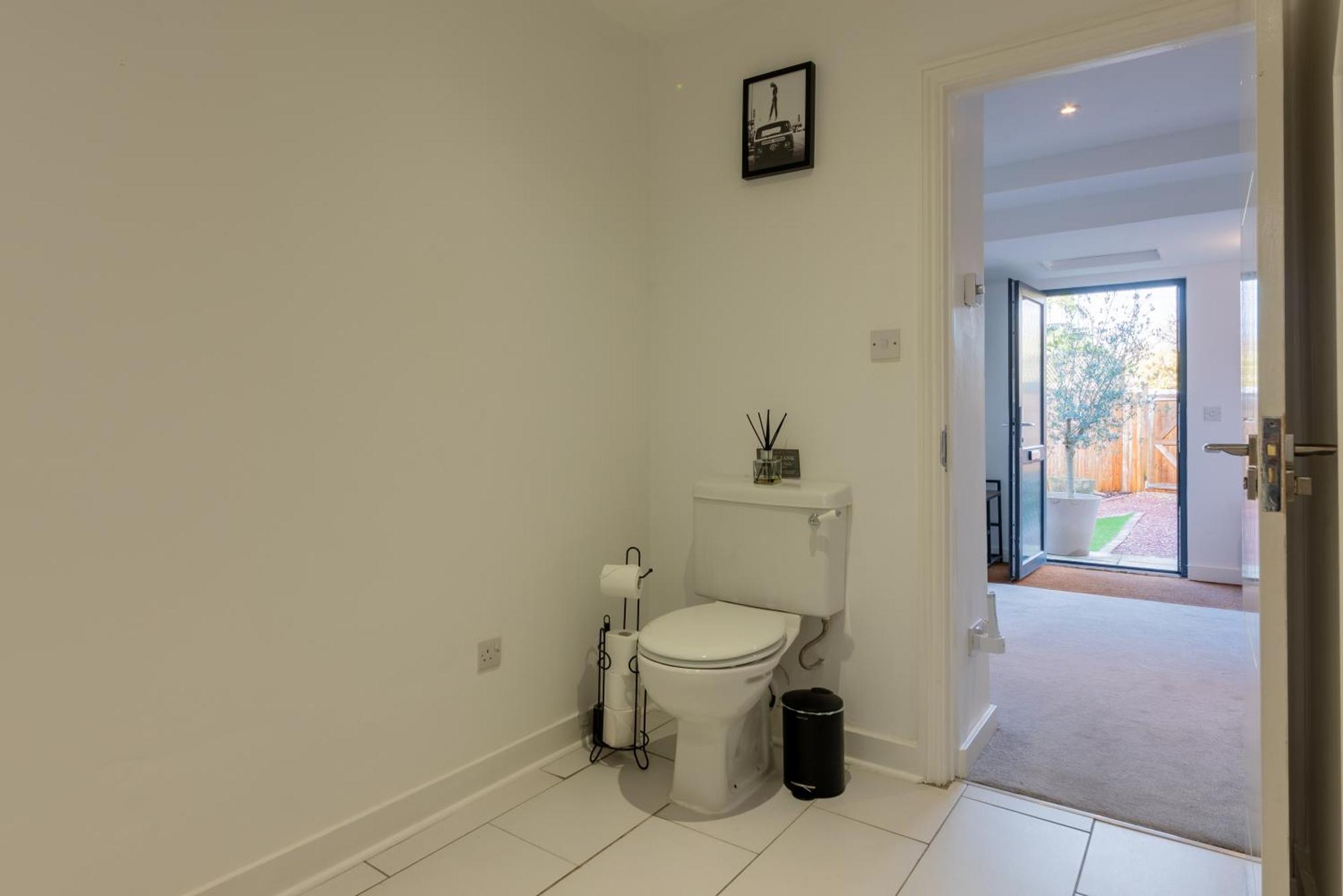 Cotswold Holiday Let With Hot Tub - The Old Garage Чипинг Нортън Екстериор снимка